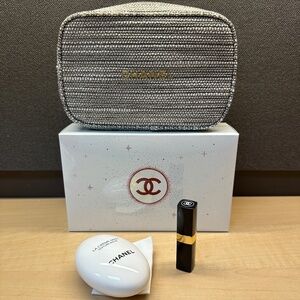 NWT! CHANEL HYDRATION ON-HAND Essentials Holiday Set With Hand Cream & Lip Balm